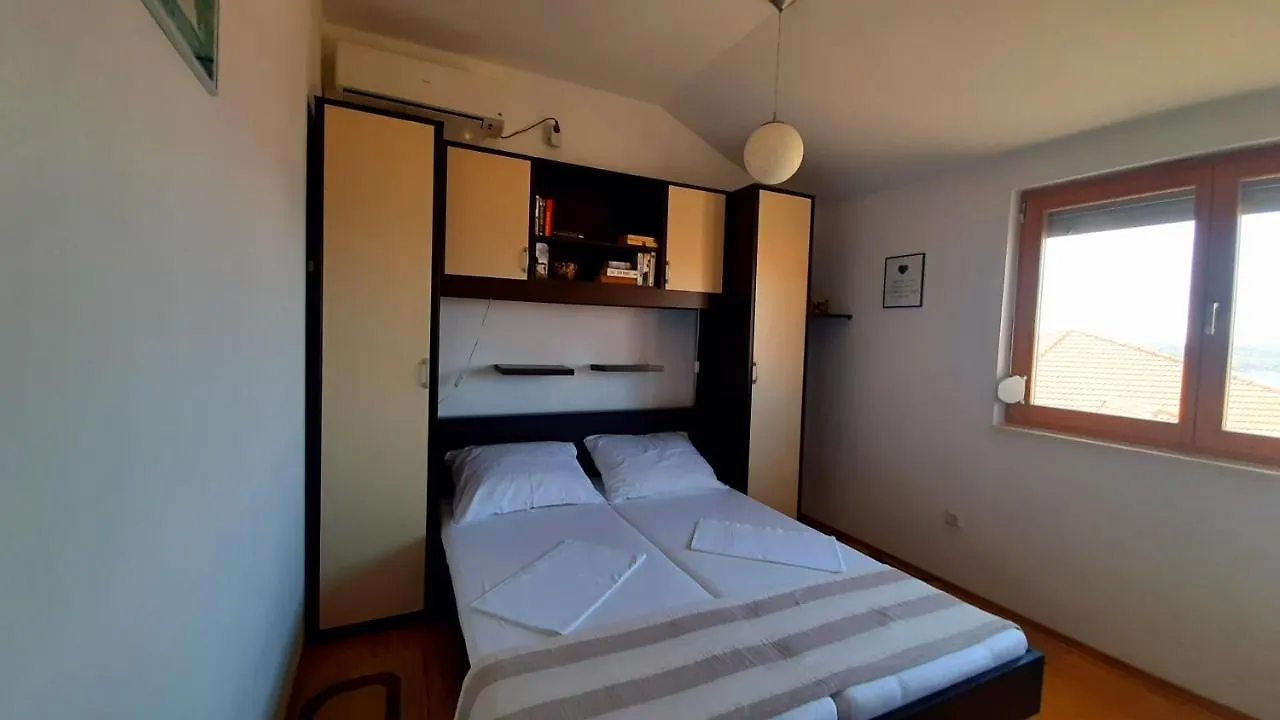 Mlakic Apartments Trogir